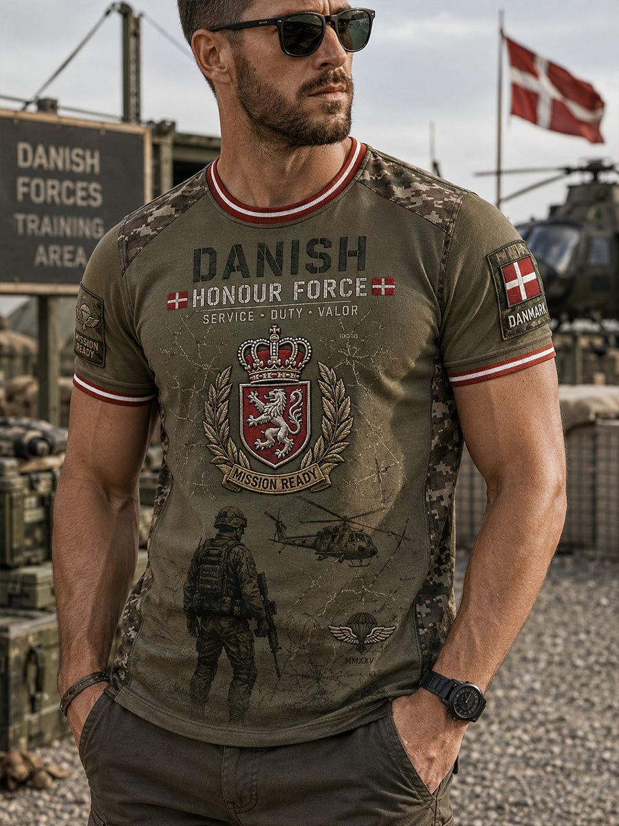 Mænds kortærme T-shirt med camouflage og militær-stil fingeraftryk