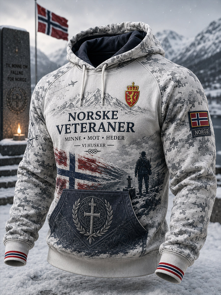 Mennesker med langærme smykker med gammel kamuflage og militært minnetrykk