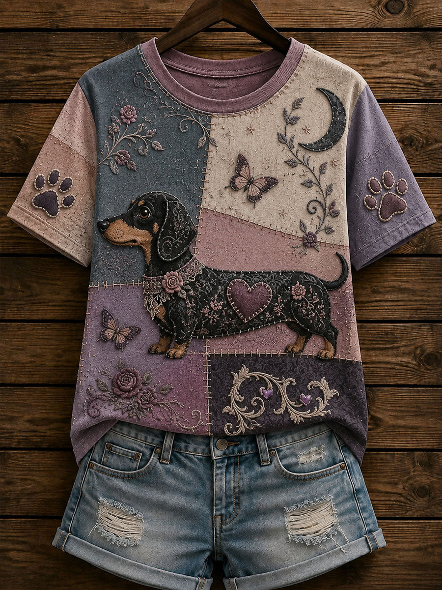 Damesgotisk patchwork-t-shirt med hundemotiv, afslappet stil