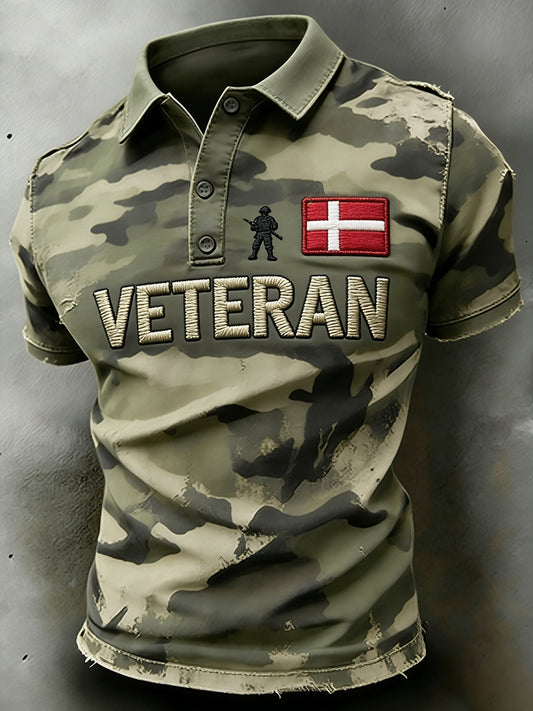 Mænds slidt kamouflagetrykt poloshirt