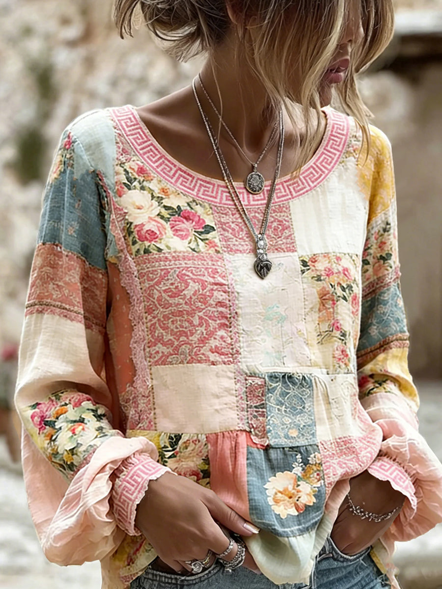 Kvinders vintagestil, afslappet top i bomuld og hør med broderede blomster og printet patchwork