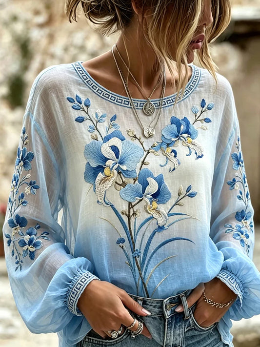 Kvinders vintagestil, afslappet top i bomuld og hør med broderede blomster og printet patchwork