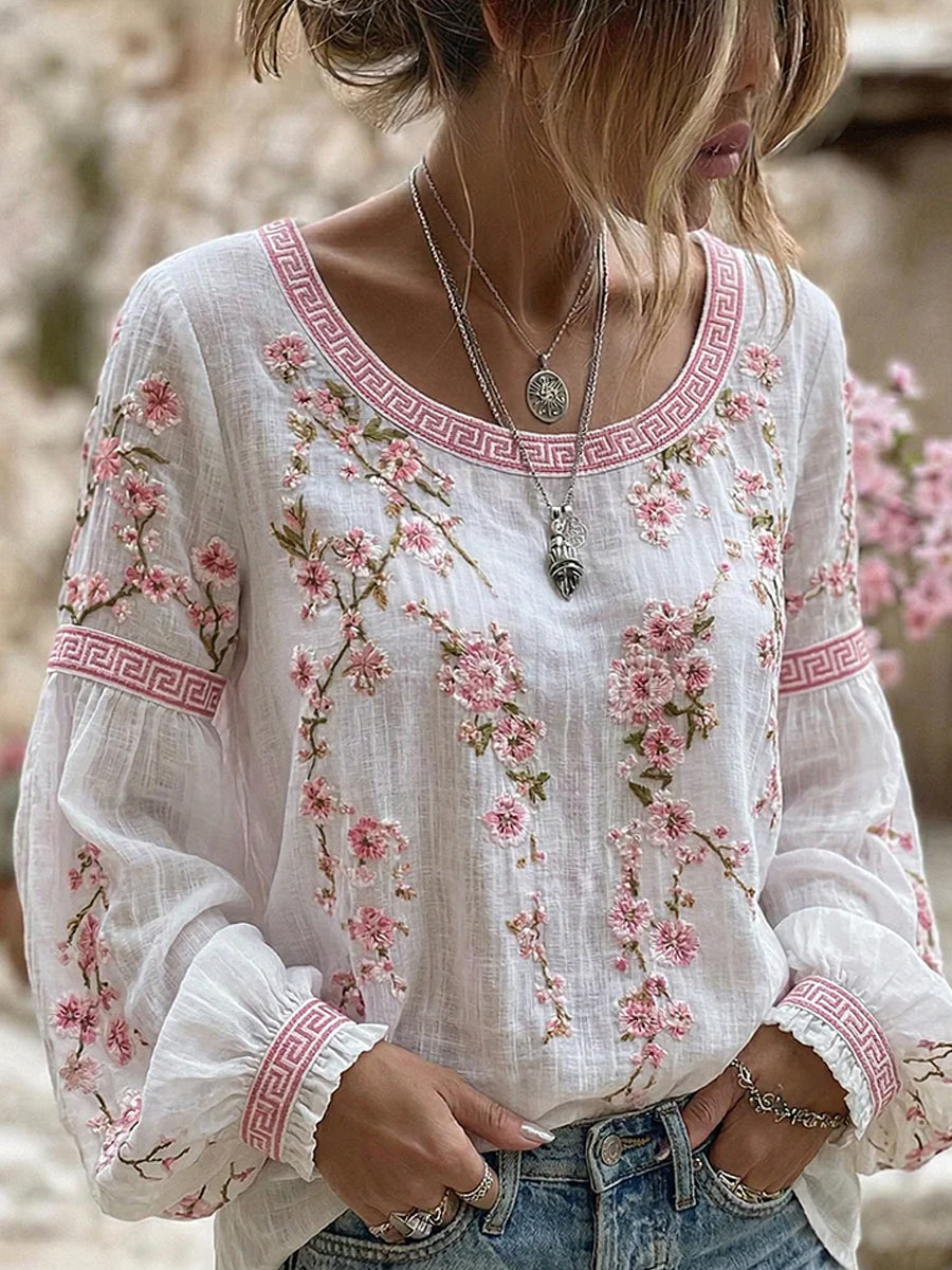 Kvinders vintagestil, afslappet top i bomuld og hør med broderede blomster og printet patchwork