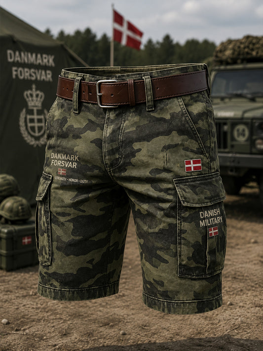 Kortere cargobukser til mænd med vintage militærstilsmotiv