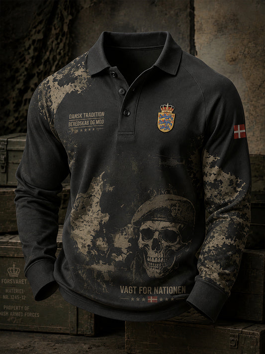 Herrepolo med lange ærmer og vintagemønster i militærstil