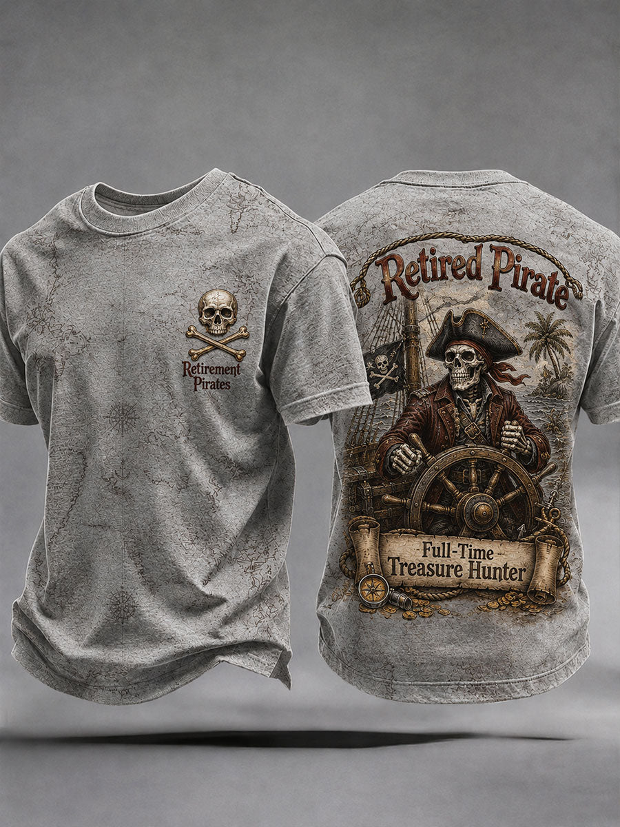 Mænds retro t-shirt med tryk: „Pensioneret sørøver – fuldtidsskattejæger“ til hverdagsbrug