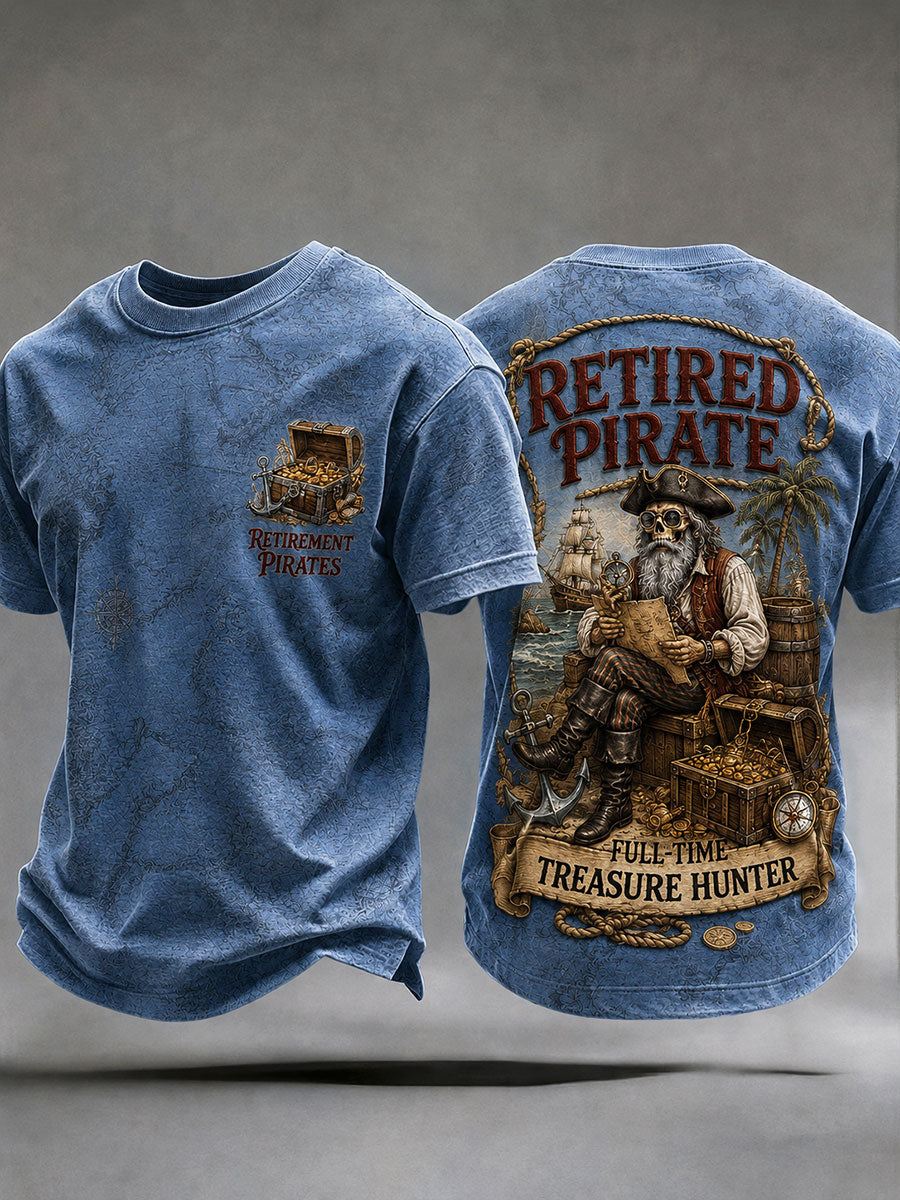 Mænds retro t-shirt med tryk: „Pensioneret sørøver – fuldtidsskattejæger“ til hverdagsbrug