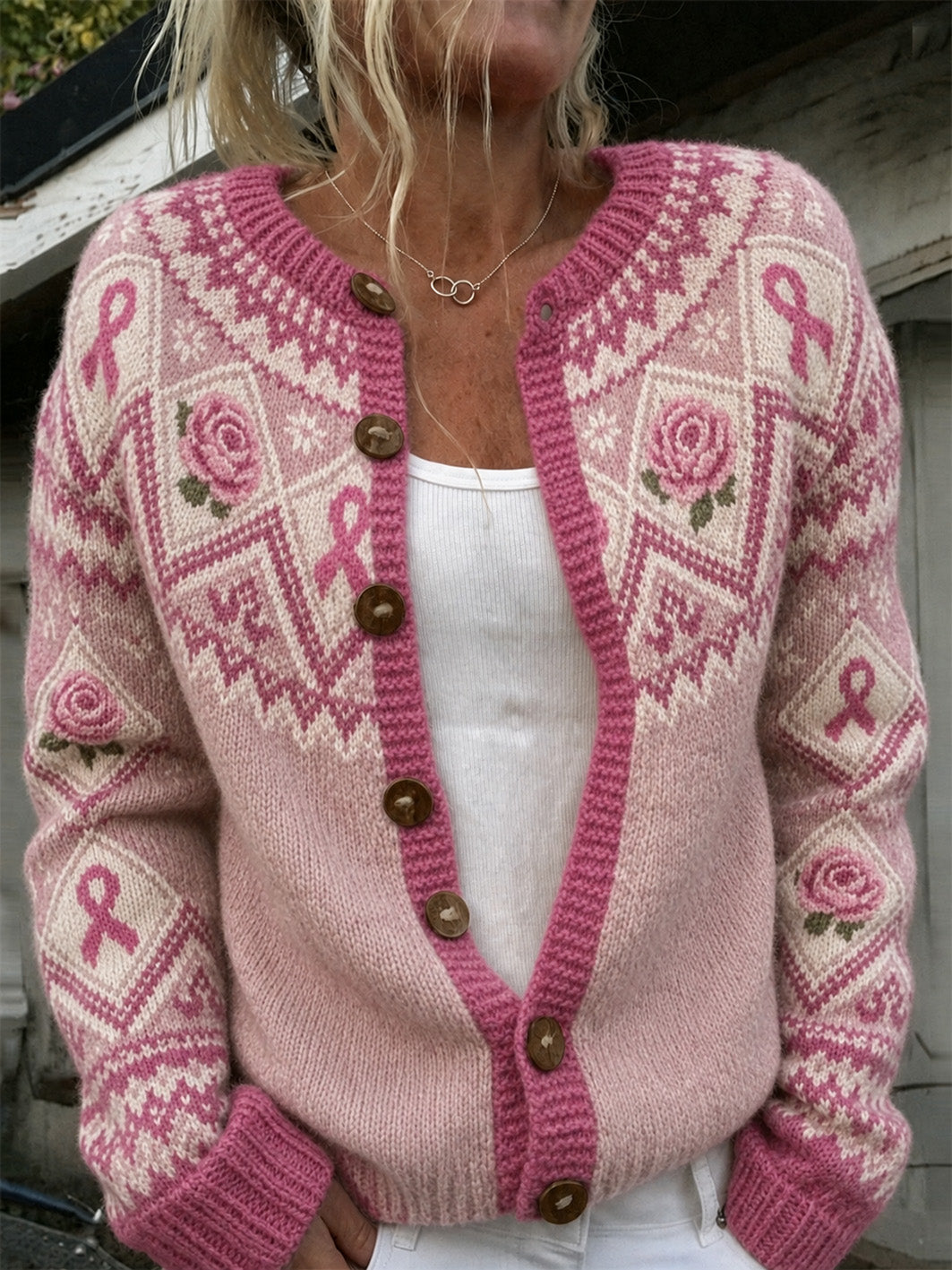 Damelue i rosa med blomster- og pink velgjørenhetsbåndmønster, trykt hverdagsjakke i strikk med cardiganstil