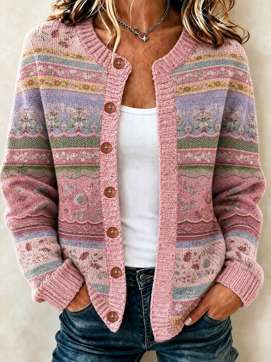 Damecardigan i lyserøde blomster – strikket jakke med cardigan-stil