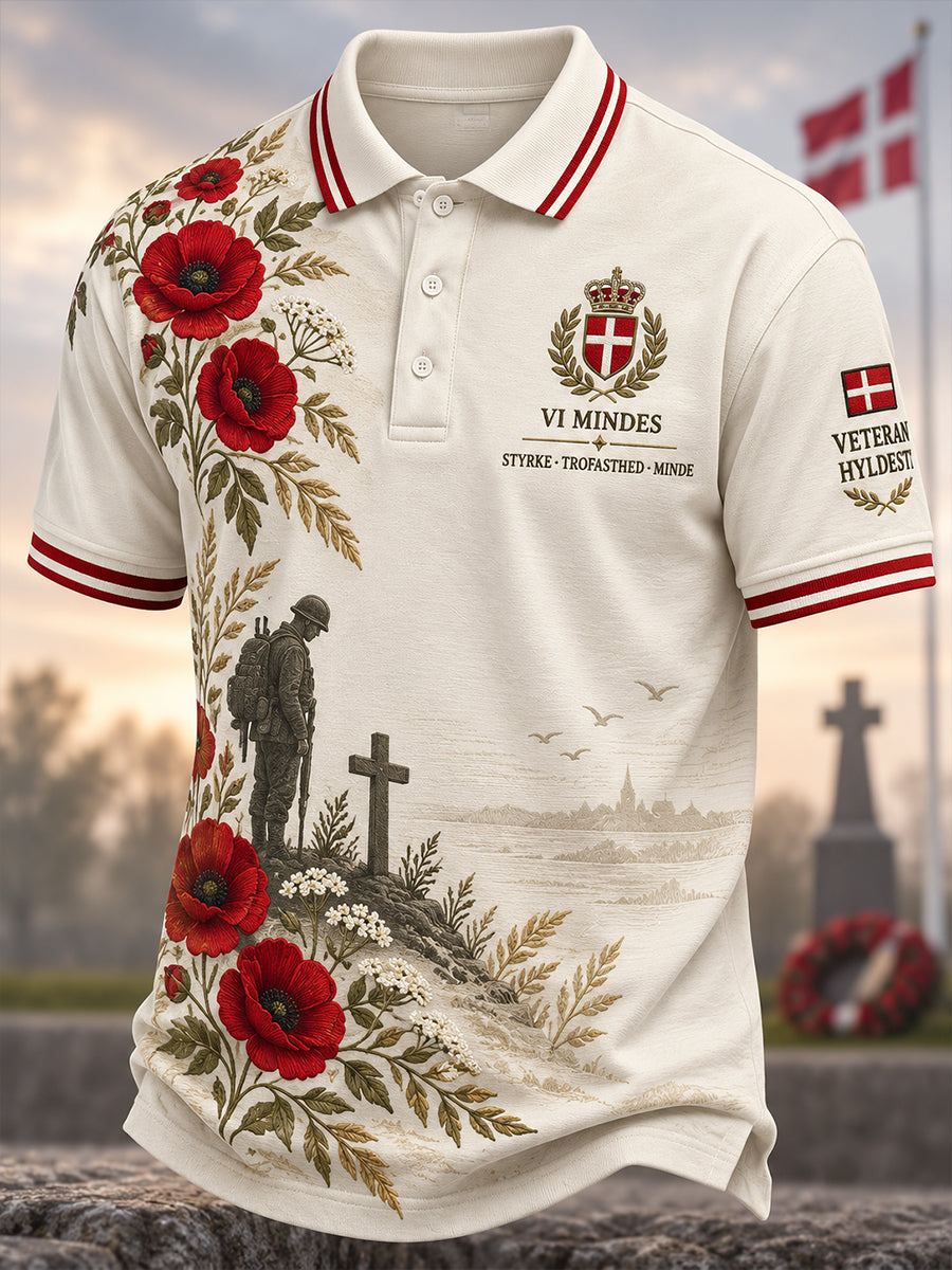 Polo-skjorte til mænd med korte ærmer og en nostalgisk hyldestprint til veteraner