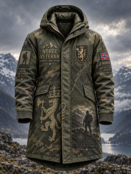 Herre-vindjakke med militærinspirert grafisk trykk og lang snitt med hette