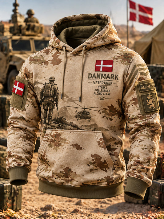 Herre-hættetrøje med veteran-tema, camouflage og mindegrafik