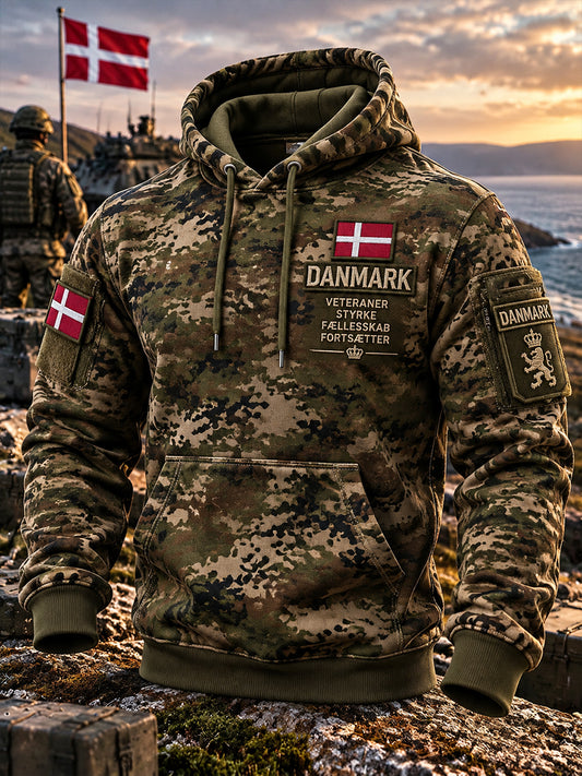Herre-hættetrøje med veteran-tema, camouflage og mindegrafik